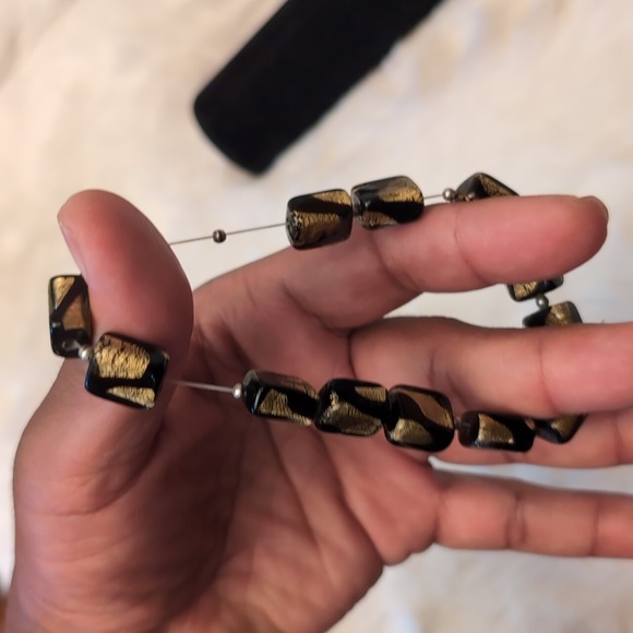 Black and Gold Glass Beaded Stretch Bracelet - Picture 8 of 8